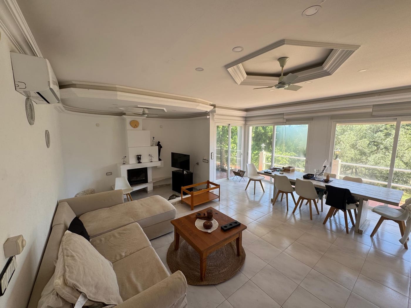 Main villa living room